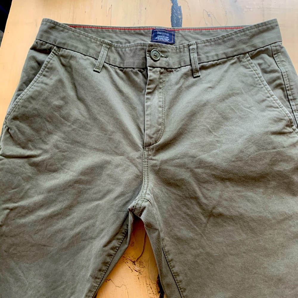 Men’s GapKhakis Lived In green pants size 33x30